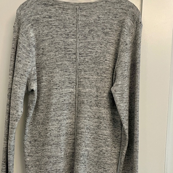 Vince Men's Knit Crewneck Thermal Sweater Sz L Heather gray NEW - Picture 3 of 5